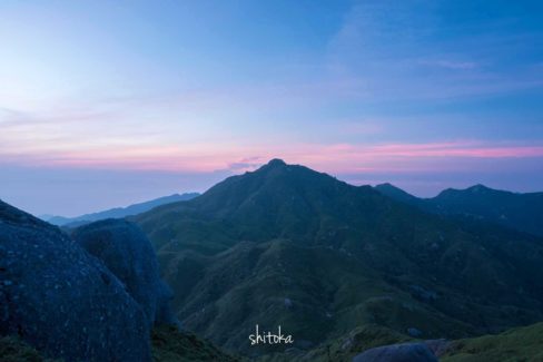 宮之浦岳と朝焼け